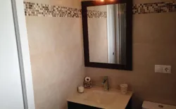 Bild 21: Bad/Dusche. renoviertes Bad (2015) mit WC und walk in Dusche