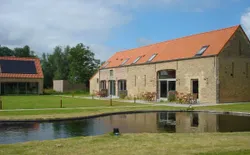 Ferienhaus mit gemeinsamem Pool und Garten, Bild 1