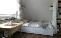 Bild 8: Doppelbett    mit Außenrollo