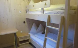 Bild 5: Schlafzimmer mit Etagenbett
