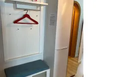Bild 21: Garderobe