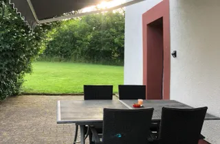 Bild 3: Terrasse mit Markise