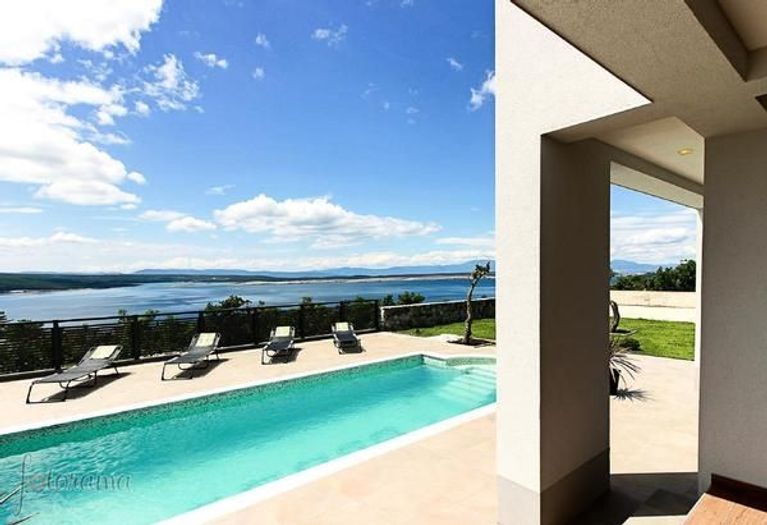 View Villa De Legara Gif