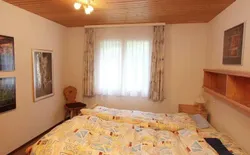 Bild 5: Schlafzimmer mit Doppelbett