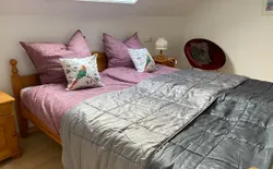 Bild 5: Schlafzimmer oben links