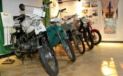 Bild 39: Das Puch Museum in Juršinci Geburtsort und Heimat vom Erfinder und Begründer der Puch Werke von Puch Fahrrädern, Mopeds
