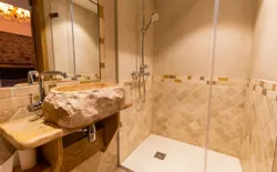 Bild 32: Bad/Dusche