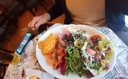 Bild 45: Salatplatte mit Fisch