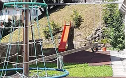 Bild 10: Spielplatz