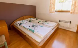 Bild 9: Schlafzimmer 2