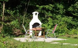 Bild 11: eigener separater Gartenanteil mit Grill