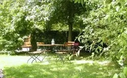 Bild 12: Gästegarten