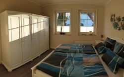 Bild 14: Schlafzimmer mit Doppelbett