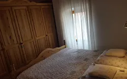 Bild 23: Schlafbereich. Wandschrank