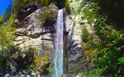 Bild 15: Wasserfall in Gortipohl im Sommer