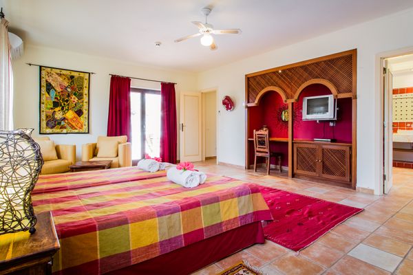 Ferienhaus Carvoeiro mit Terrasse oder Balkon für bis zu 14 Personen mieten