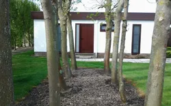 Bild 5: Außenansicht des Gebäudes. Fassade