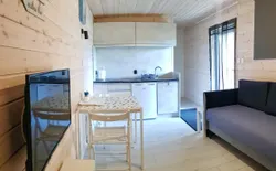 Gemütliches Ferienhaus in Gmina Stegna mit Terrasse, Grill und Garten, Bild 1