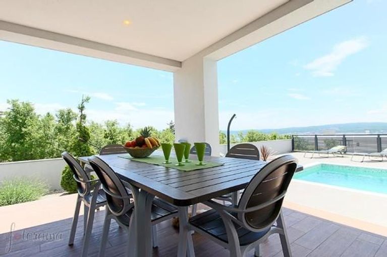 Get Villa De Legara Gif