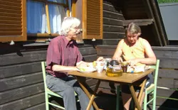 Bild 12: Frühstücken auf dem Balkon