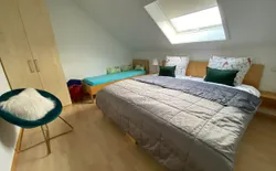 Bild 4: Schlafzimmer oben