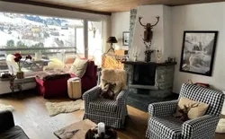 Bild 12: Wohnzimmer mit grossem Panoramafenster
