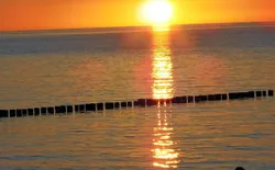 Bild 16: Direkte Umgebung des Objekts. Unser Strand am Abend..........