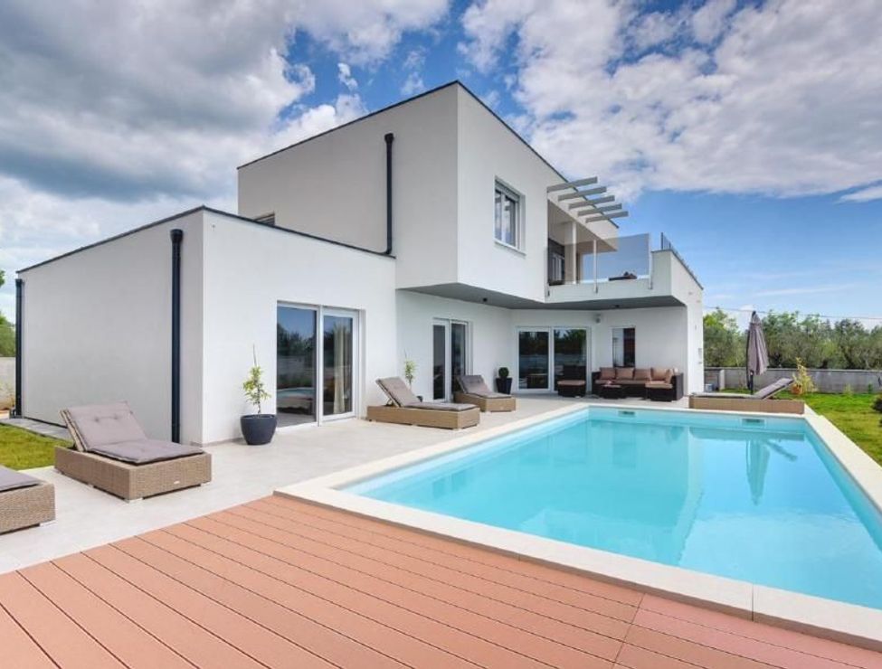 Moderne "Villa Mar" mit klimatisierten Schlafzimmern, Pool, Außenküche