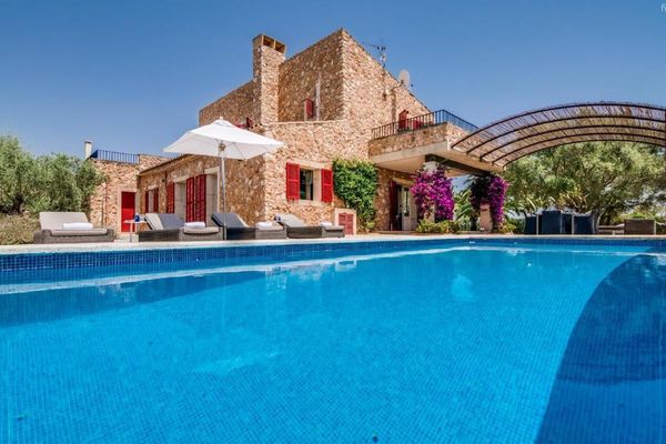Ferienhaus Campos Mit Pool Fur Bis Zu 8 Personen Mieten
