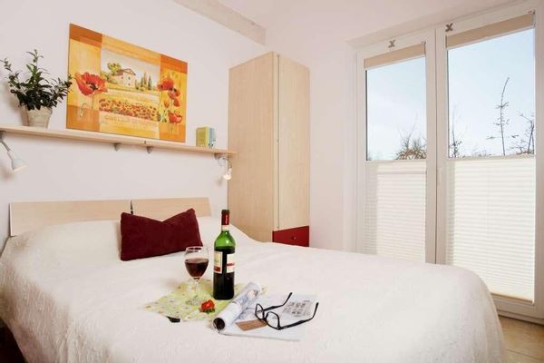 Download Suedstrand 2 schlafzimmer suiten Desktop Wallpaper Free
