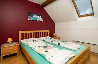 Bild 2: Schlafzimmer