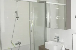 Bild 3: Wohnbeispiel. Badezimmer