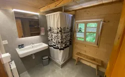Bild 24: 1. Dusche Lavabo