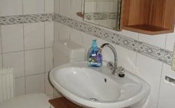 Bild 9: Wohnung Bad