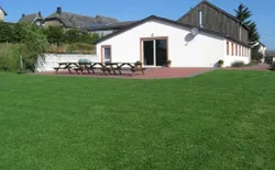 Bild 2: Groser Garten mit Südterrasse