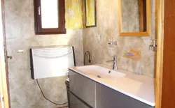 Bild 9: Badezimmer