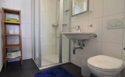 Bild 21: Dusche
