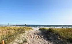 Bild 29: Ort allgemein. ein Eingang zum Strand