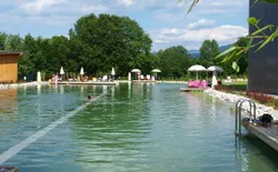 Bild 2: und am Morgen noch vor dem Frühstück ein paar Runden schwimmen im Schwimmteich unseres Feriendorfes