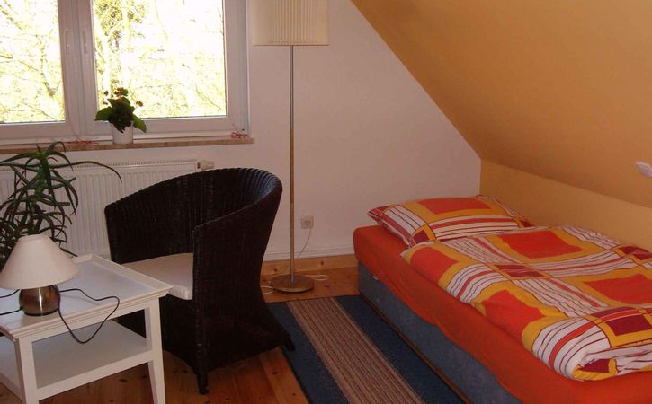 Ferienhaus mit Garten und Terrasse, 800 m zum Strand, Rügen