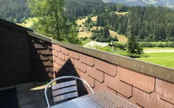 Bild 3: Aussicht Balkon