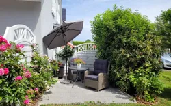 Bild 11: Terrasse im Garten