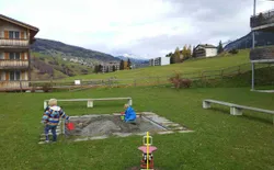 Bild 4: Spielplatz