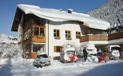 Bild 25: Außenansicht des Gebäudes. Wintermärchen