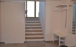 Bild 36: Eingang Hauptwohnung mit Garderobe