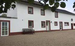 Bild 32: Außenansicht vom Birnbaum aus