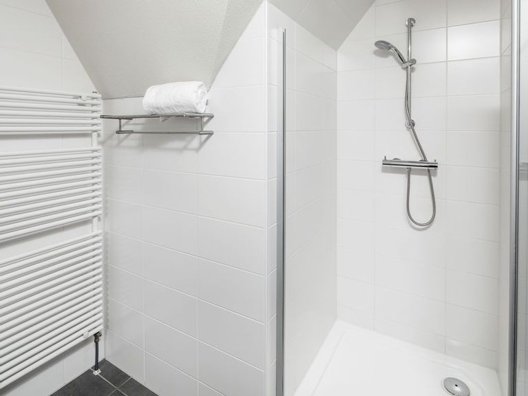 Hete avonturen in hun ruime badkamer