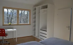 Bild 17: Master Bedroom Obergeschoss mit Arbeitstisch