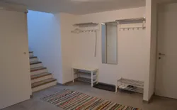 Bild 35: Vorzimmer mit Garderobe Haupteingang