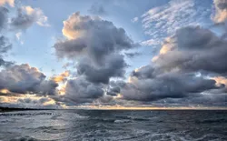 Bild 37: Ort allgemein. Wolkenspiel